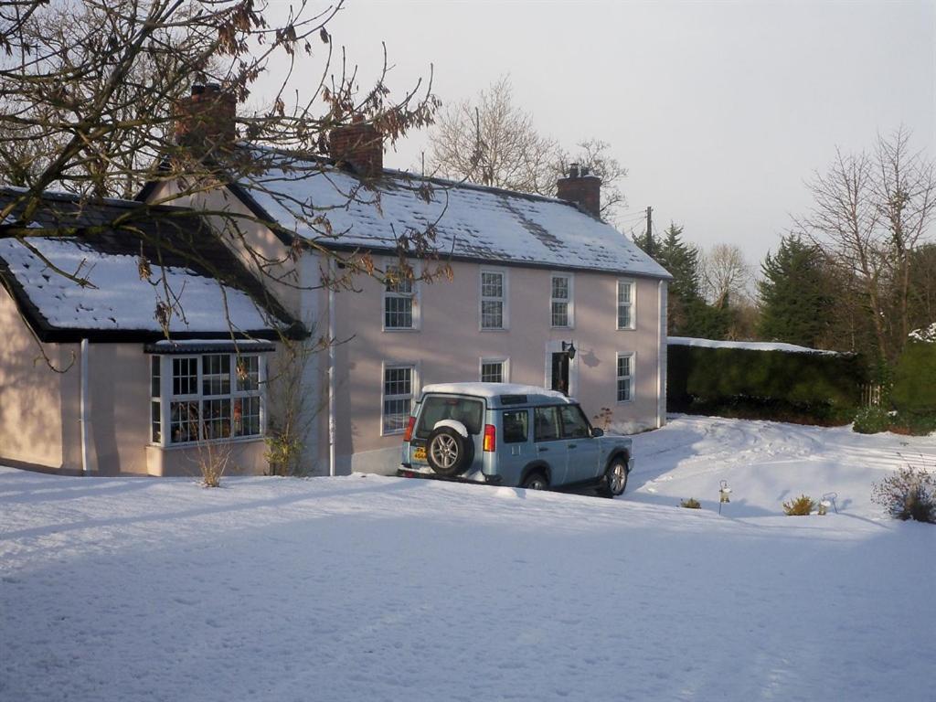 ลิสนาฟิลแลน ลอดจ์ Bed & Breakfast แบลลีมีนา ภายนอก รูปภาพ